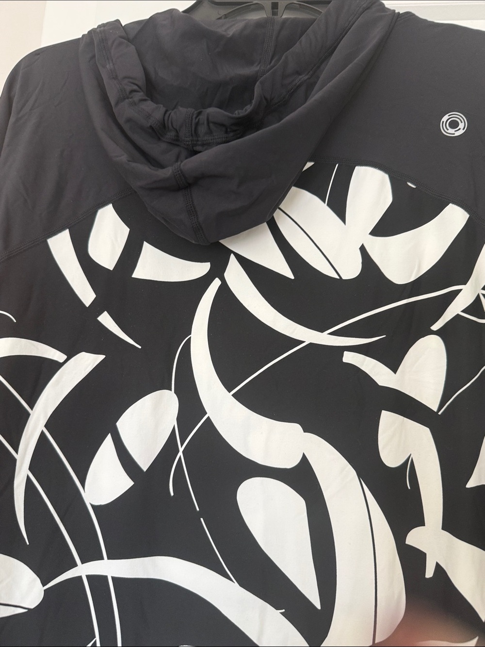 Jantzen Black and White Hooded Swim Coverup - Picture 6 of 6